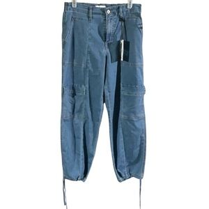 NWT Studio Blue Light Wash Ankle Jeans Size 28